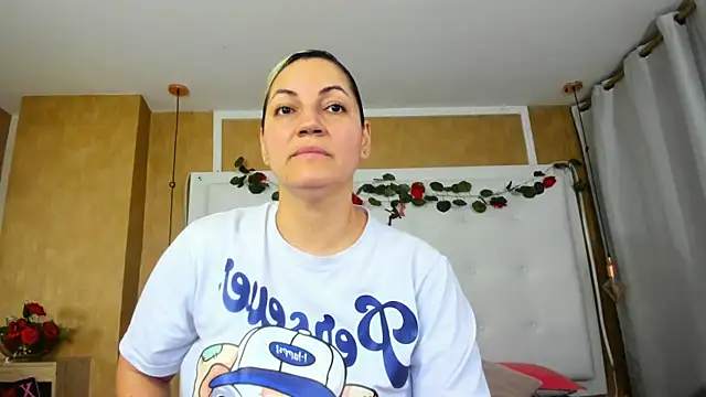 Heidy milf online show from April 29, 8:15 pm