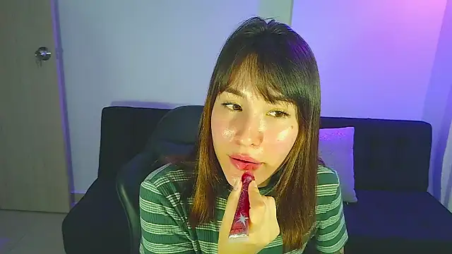 Yulienneg online show from February 28, 2:01 am