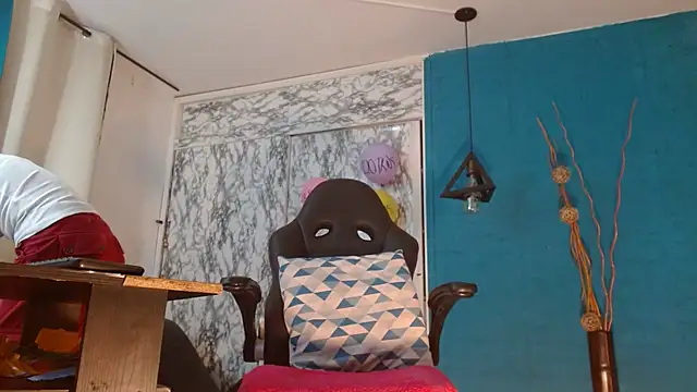 hanna mooreee online show from April 10, 7:18 pm