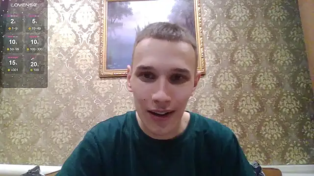 Snapshot of your___honeyy chatting on October 28, 9:13 am your   honeyy online show from October 28, 9:13 am