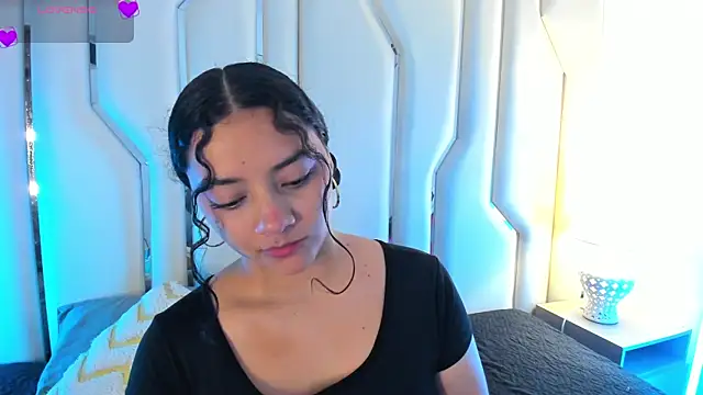 Snapshot of Angellit_Afrodita_ chatting on May 17, 9:17 am Angellit Afrodita online show from May 17, 9:17 am