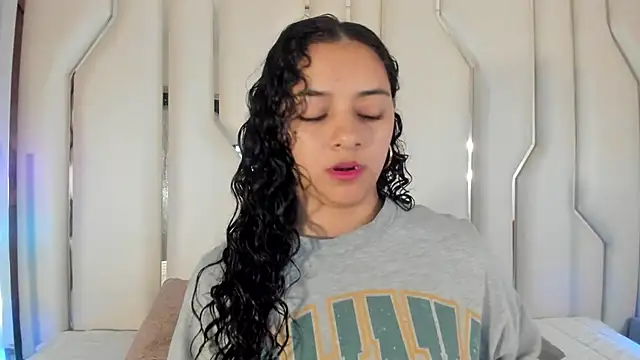 Snapshot of Angellit_Afrodita_ chatting on June 5, 9:48 am Angellit Afrodita online show from June 5, 9:48 am