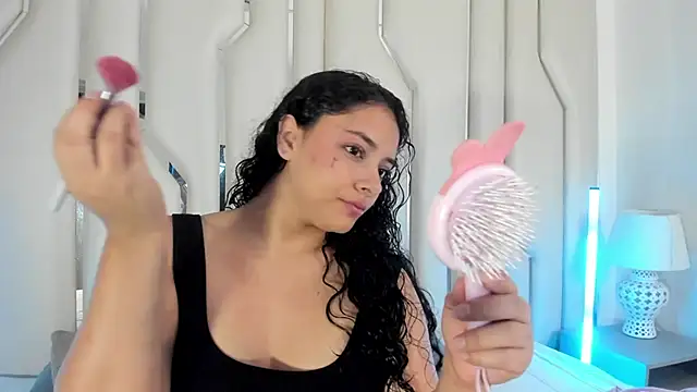 Snapshot of Angellit_Afrodita_ chatting on June 10, 10:03 am Angellit Afrodita online show from June 10, 10:03 am