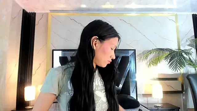 Snapshot of Sophie_Calloway chatting on May 8, 2:22 pm Sophie Calloway online show from May 8, 2:22 pm