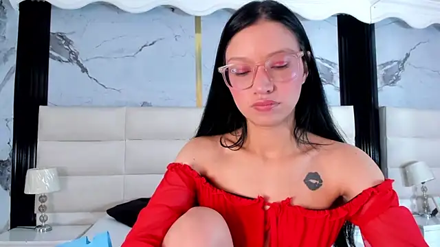 Snapshot of Sophie_Calloway chatting on May 22, 2:44 pm Sophie Calloway online show from May 22, 2:44 pm