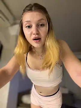 Emaline Fane online show from December 3, 6:17 pm