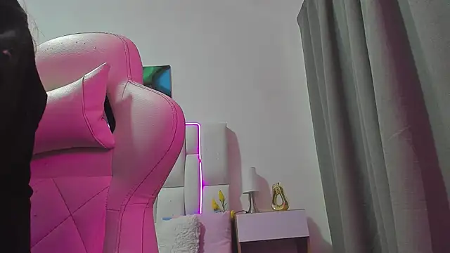 MilkWhore1 online show from April 15, 6:59 pm