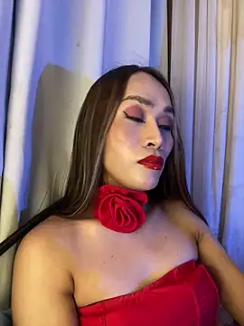Snapshot of RomanticPearlTS chatting on April 28, 2:33 pm RomanticPearlTS online show from April 28, 2:33 pm