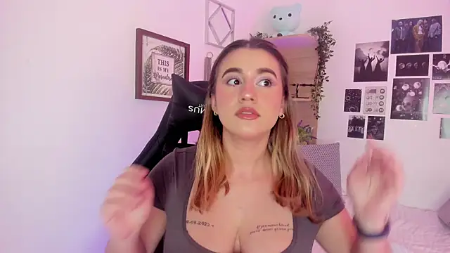 Snapshot of Lana_Herondale chatting on September 17, 1:35 pm Lana Herondale online show from September 17, 1:35 pm