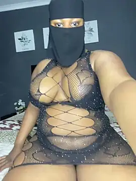 Snapshot of Thick_Ass_Barbiie chatting on June 18, 10:58 pm Thick Ass Barbiie online show from June 18, 10:58 pm