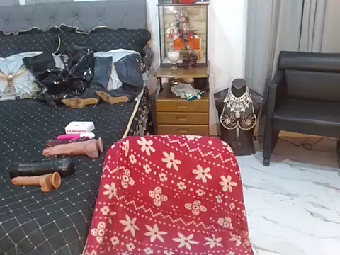 LustfullVelindaks online show from February 12, 8:09 am