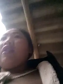 Snapshot of PhamPhung chatting on February 3, 12:09 am PhamPhung online show from February 3, 12:09 am