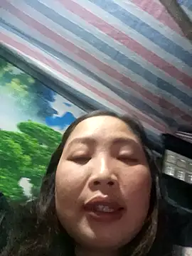 Snapshot of PhamPhung chatting on February 3, 9:31 pm PhamPhung online show from February 3, 9:31 pm