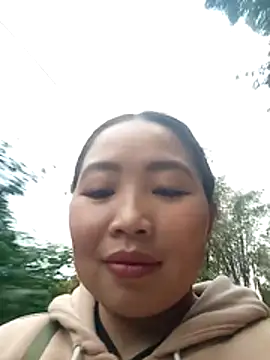 Snapshot of PhamPhung chatting on February 15, 12:07 am PhamPhung online show from February 15, 12:07 am