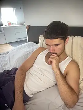 los freaky online show from October 28, 12:30 pm