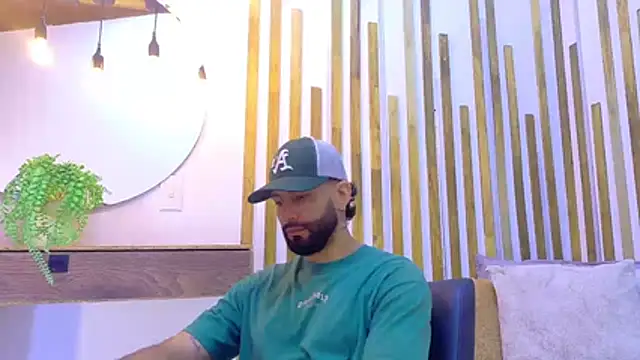 Snapshot of yorbymaxx chatting on July 2, 2:45 pm yorbymaxx online show from July 2, 2:45 pm