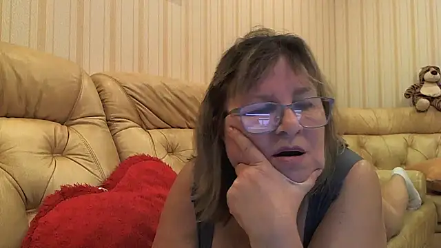 Simply woman online show from April 8, 7:47 pm