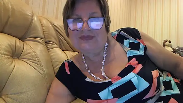 Snapshot of Simply_woman chatting on May 23, 10:03 pm Simply woman online show from May 23, 10:03 pm