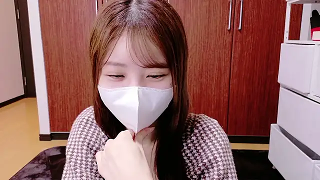 Snapshot of Ema_o0_chan chatting on October 19, 11:11 am Ema o0 chan online show from October 19, 11:11 am