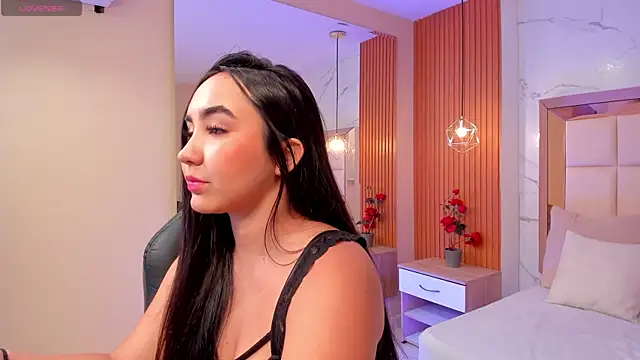 julieta rosee online show from March 23, 8:35 pm