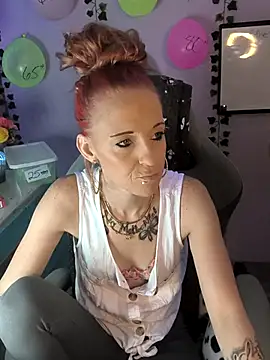 Snapshot of Purple2StayThnxx chatting on September 21, 11:17 pm Purple2StayThnxx online show from September 21, 11:17 pm