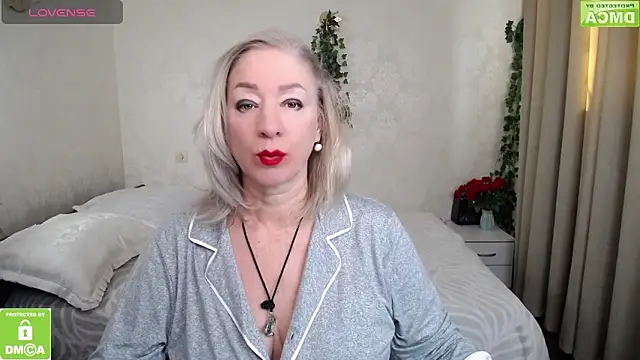 hunters woman online show from March 23, 5:44 am