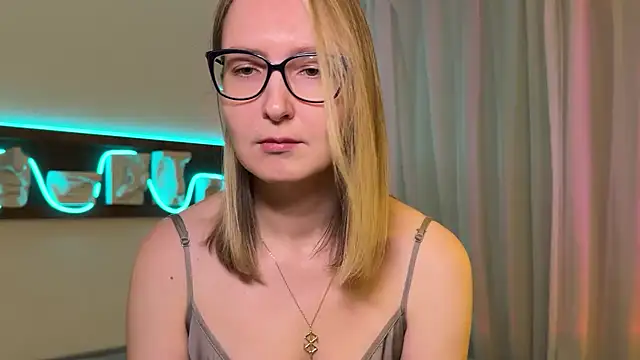 Snapshot of KiraxFate chatting on September 13, 4:40 pm KiraxFate online show from September 13, 4:40 pm