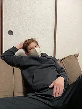 Snapshot of tarochan7 chatting on April 2, 9:29 am tarochan7 online show from April 2, 9:29 am