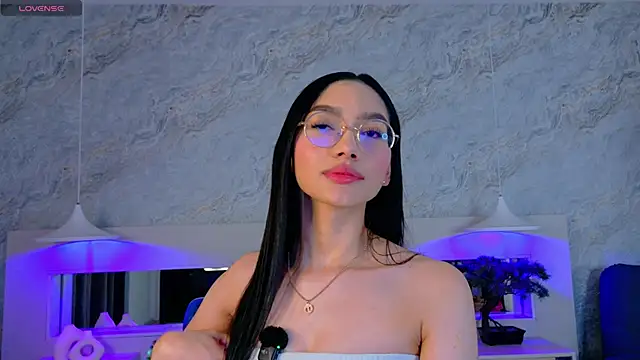 Snapshot of Keira_Corleone chatting on November 14, 4:22 am Keira Corleone online show from November 14, 4:22 am