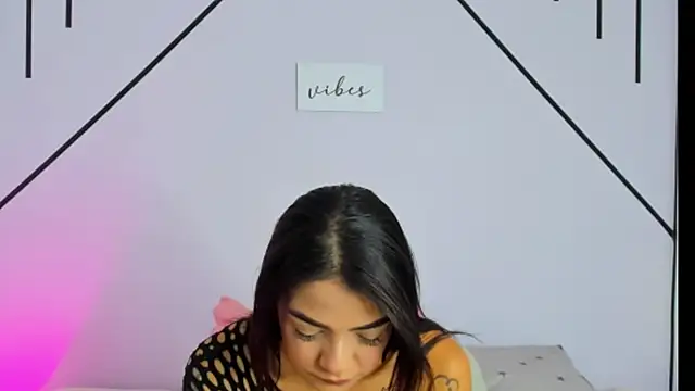 MiahCornell  online show from October 23, 6:50 pm