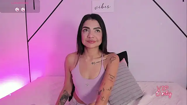 MiahCornell  online show from February 10, 7:40 pm