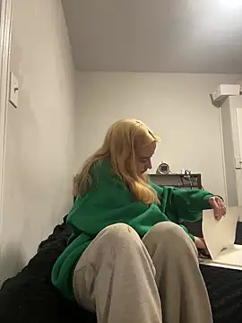 SeccySerena online show from February 20, 4:51 pm