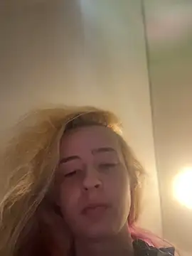 SeccySerena online show from April 20, 3:37 pm