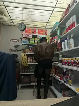 Snapshot of Sallem_Pink chatting on February 14, 11:18 am Sallem Pink online show from February 14, 11:18 am