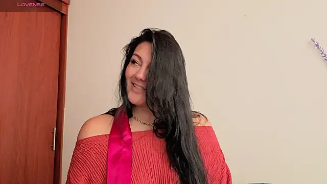 Snapshot of karla_valk1 chatting on May 4, 5:31 pm karla valk1 online show from May 4, 5:31 pm