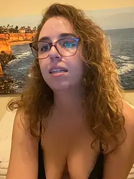 Snapshot of sweetsocalgirl chatting on September 19, 2:24 am sweetsocalgirl online show from September 19, 2:24 am