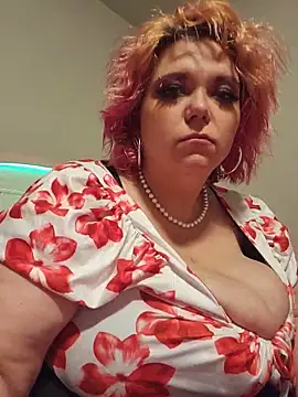 Snapshot of g0lden_are0las89 chatting on June 18, 4:00 pm g0lden are0las89 online show from June 18, 4:00 pm