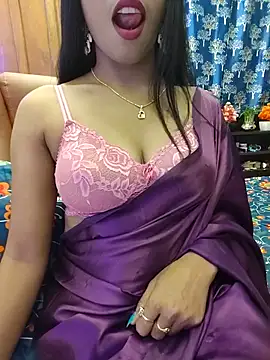 Snapshot of priya_26 chatting on June 17, 11:12 am priya 26 online show from June 17, 11:12 am
