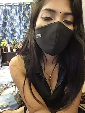 Snapshot of priya_26 chatting on July 14, 2:05 am priya 26 online show from July 14, 2:05 am