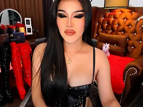 Snapshot of devongarcia chatting on April 24, 1:30 am devongarcia online show from April 24, 1:30 am