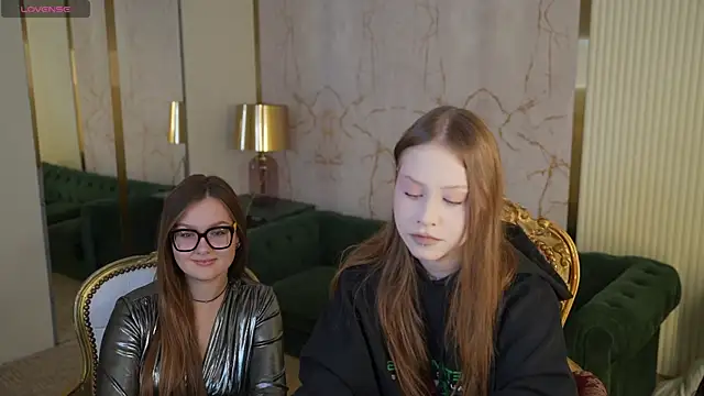 Snapshot of Esmie_Smile chatting on October 1, 11:05 am Esmie Smile online show from October 1, 11:05 am