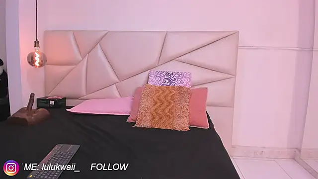 lulukawai16 online show from April 4, 7:11 pm