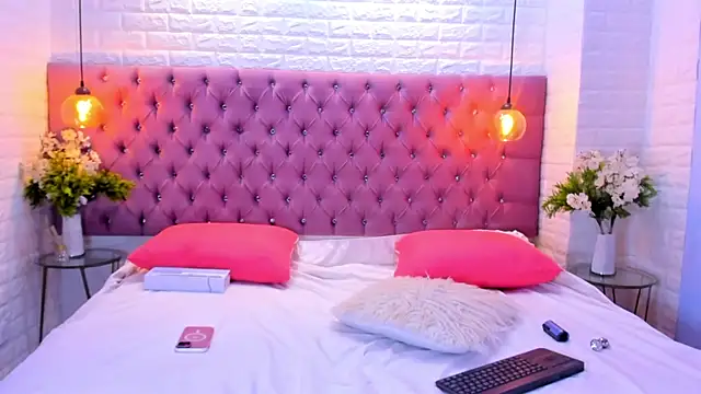 Snapshot of amber_sparkle chatting on September 18, 12:51 pm amber sparkle online show from September 18, 12:51 pm