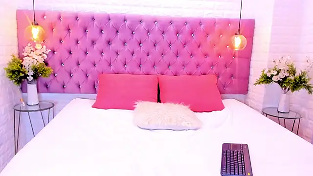 Snapshot of amber_sparkle chatting on October 8, 12:47 pm amber sparkle online show from October 8, 12:47 pm