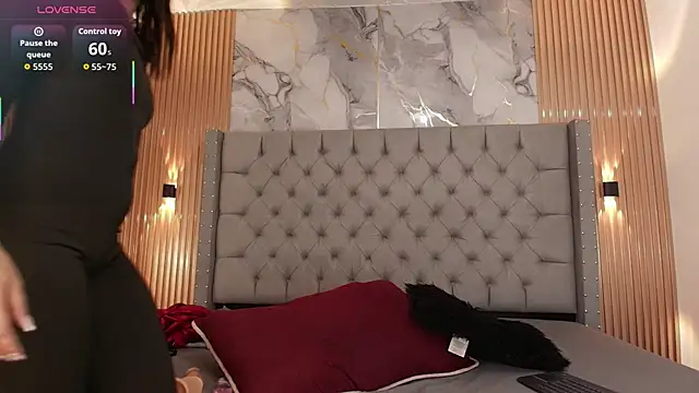 AlyaThompson online show from November 9, 4:11 am