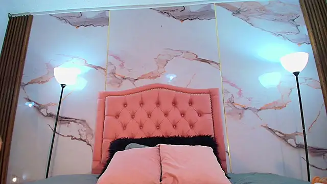 AlyaThompson online show from December 21, 4:19 am