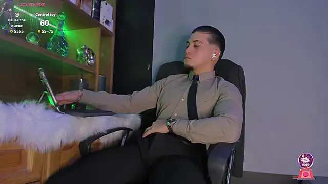 Gael williams1 online show from October 30, 10:43 pm