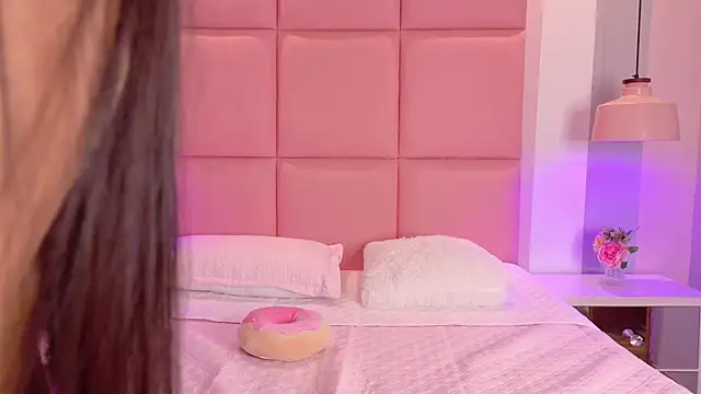 JulianaValencia online show from March 20, 2:05 am