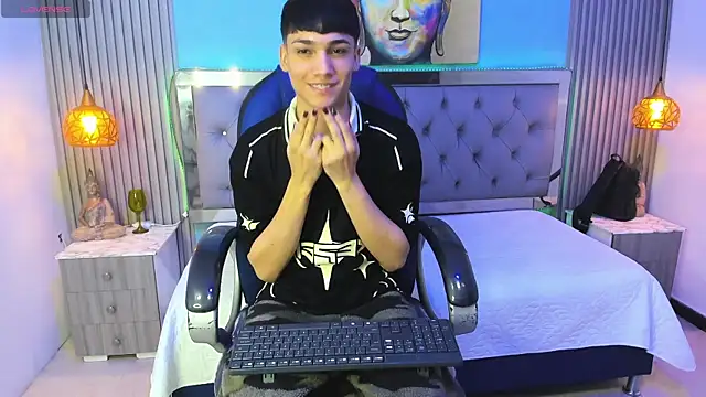 Snapshot of SamBlack_ chatting on July 1, 1:02 pm SamBlack online show from July 1, 1:02 pm