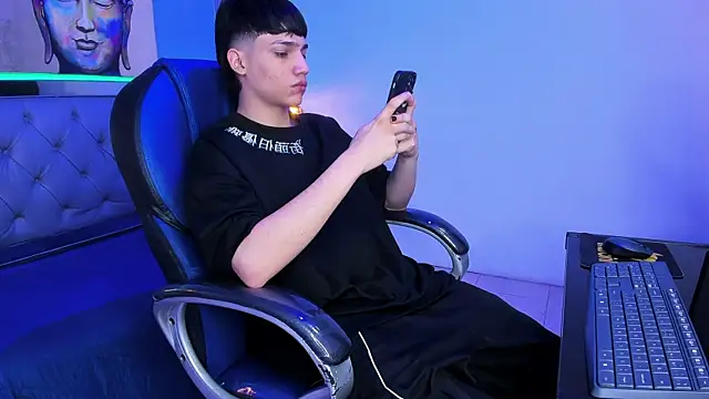 Snapshot of SamBlack_ chatting on July 17, 1:40 pm SamBlack online show from July 17, 1:40 pm